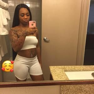 Meet your Posher, Deneicia